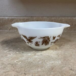 Vintage Pyrex Early American Cinderella Bowl